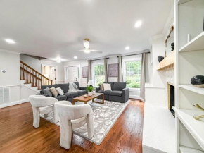 Beautiful Estate in 4 acres of land in Chapel Hill